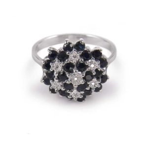 Pierścionek z brylantami i szafirem 0.035 ct